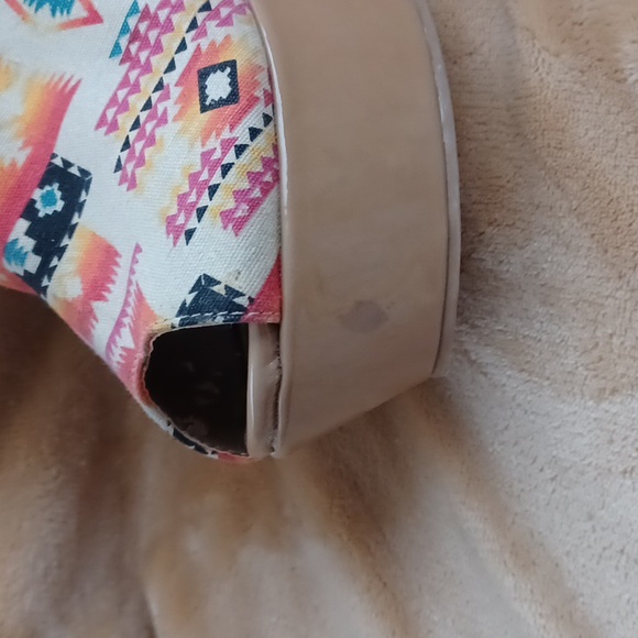 Privileged wedge platform heels - Picture 2 of 2